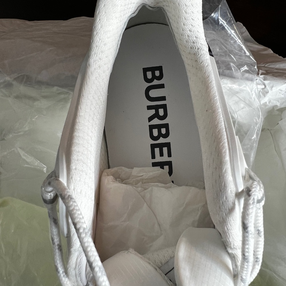 Burberry Arthur Sneakers w/tags - Picture 8 of 14